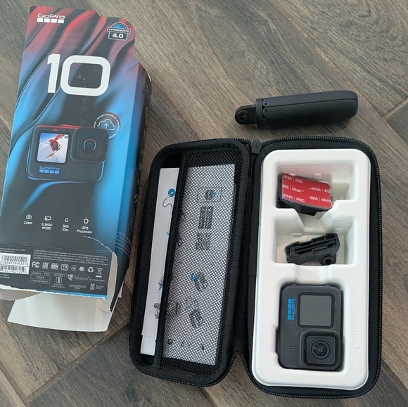 Go Pro 10 - Picture 2 of 6